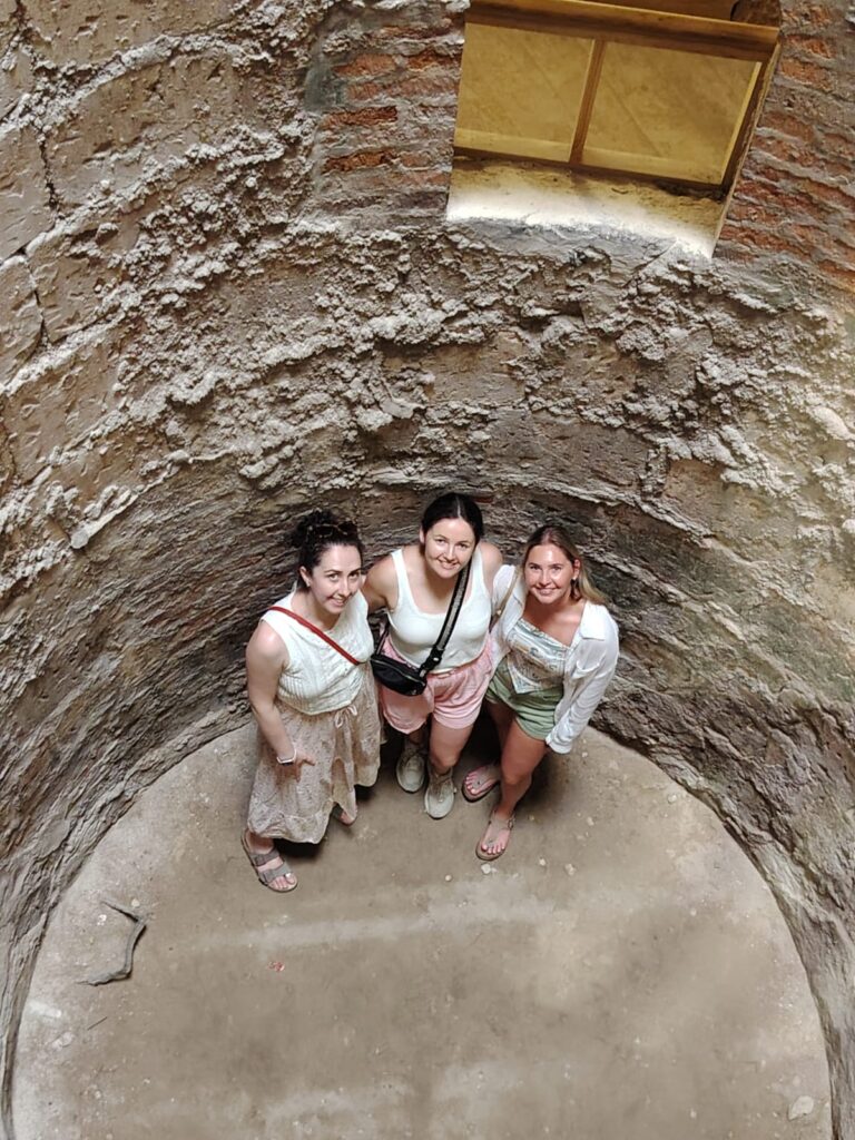 WhatsApp Image 2025-10-18 at 17.03.53_59572046